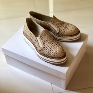 Summit by White Mountain Braxton Slip Ons